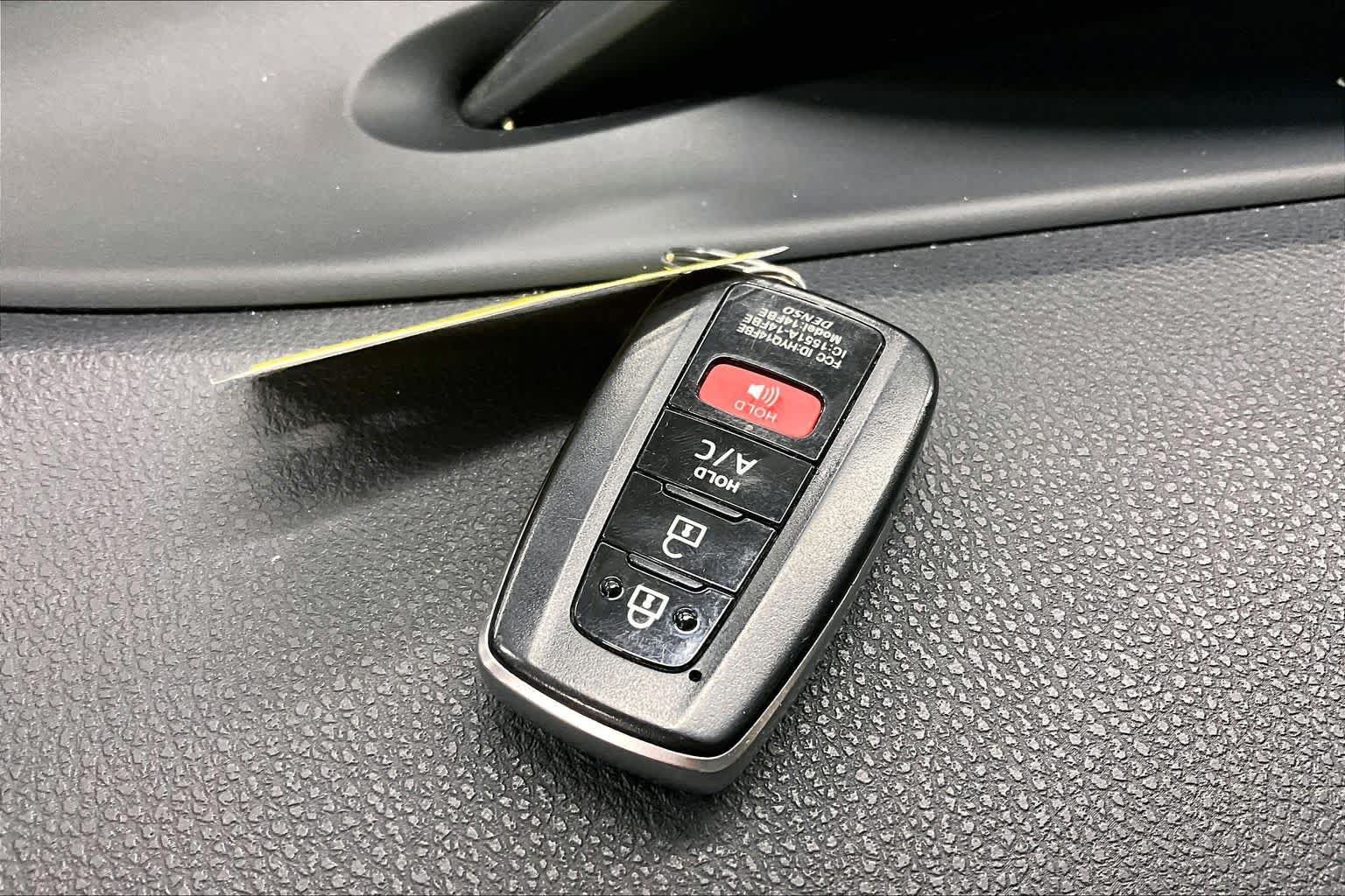 Used 2018 Toyota Prius Prime Advanced FWD image 14