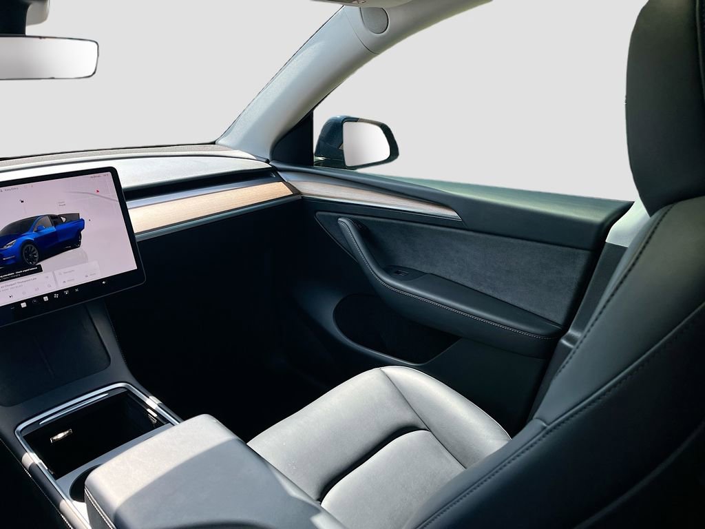 Used 2024 Tesla Model Y Long Range RWD image 24