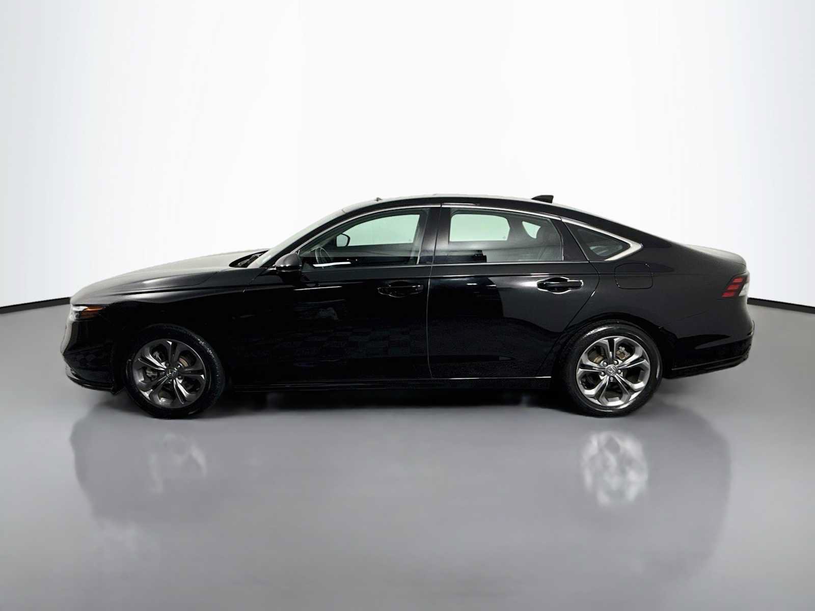 Used 2023 Honda Accord EX-L image 4