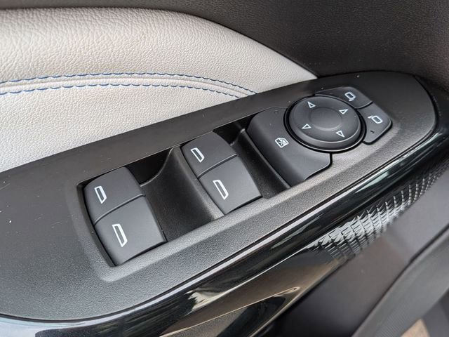 Used 2025 Chevrolet Trax LT w/ LT Convenience Package image 14