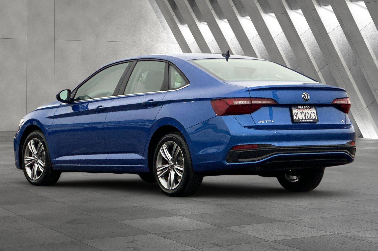 Used 2024 Volkswagen Jetta SE image 6