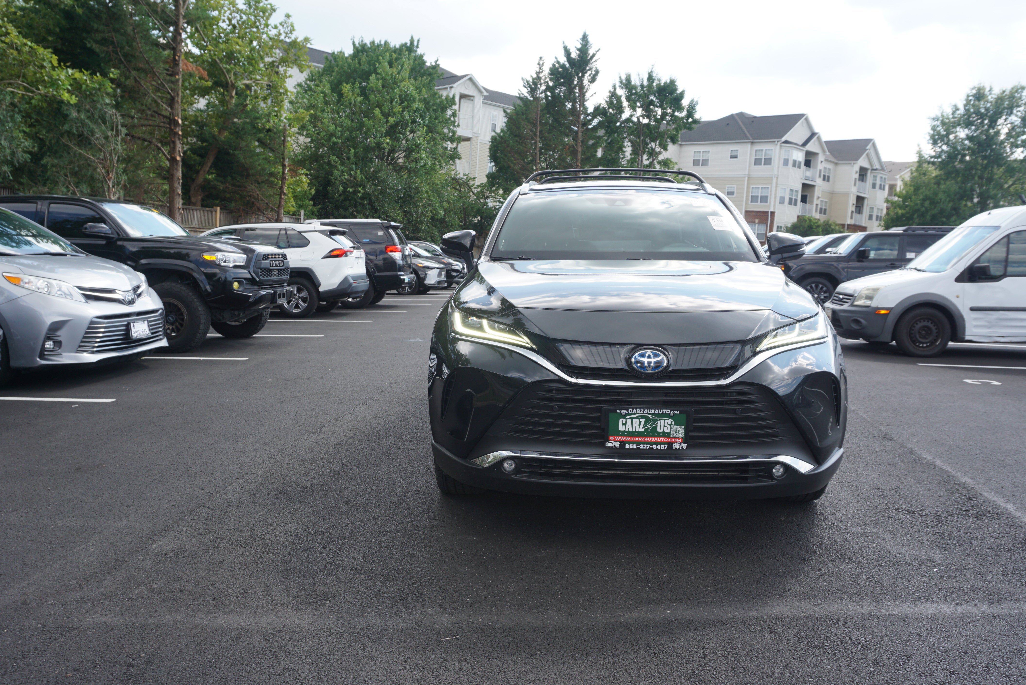 Used 2023 Toyota Venza XLE AWD/4WD image 2