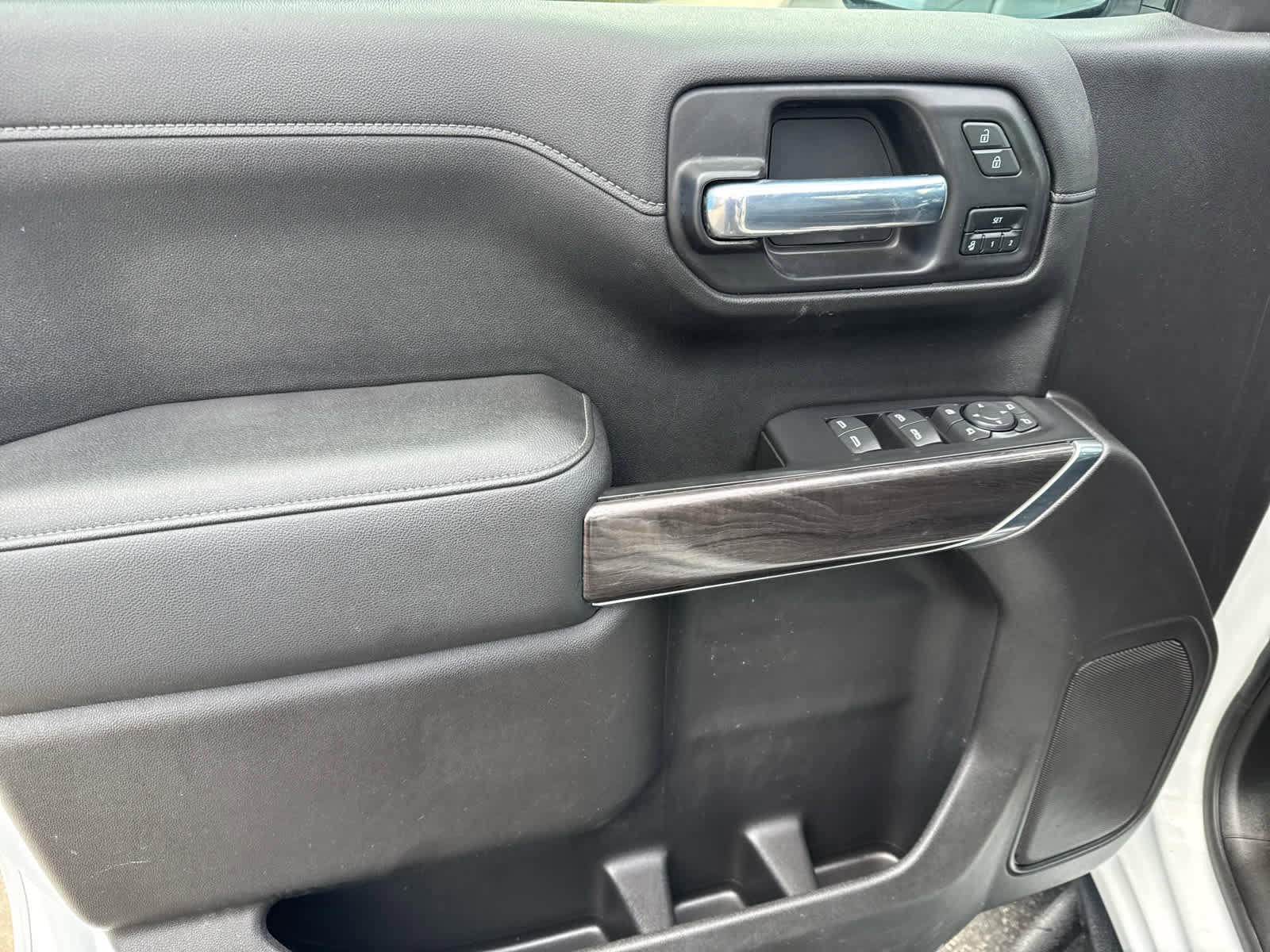 Used 2021 Chevrolet Silverado 1500 LTZ image 17