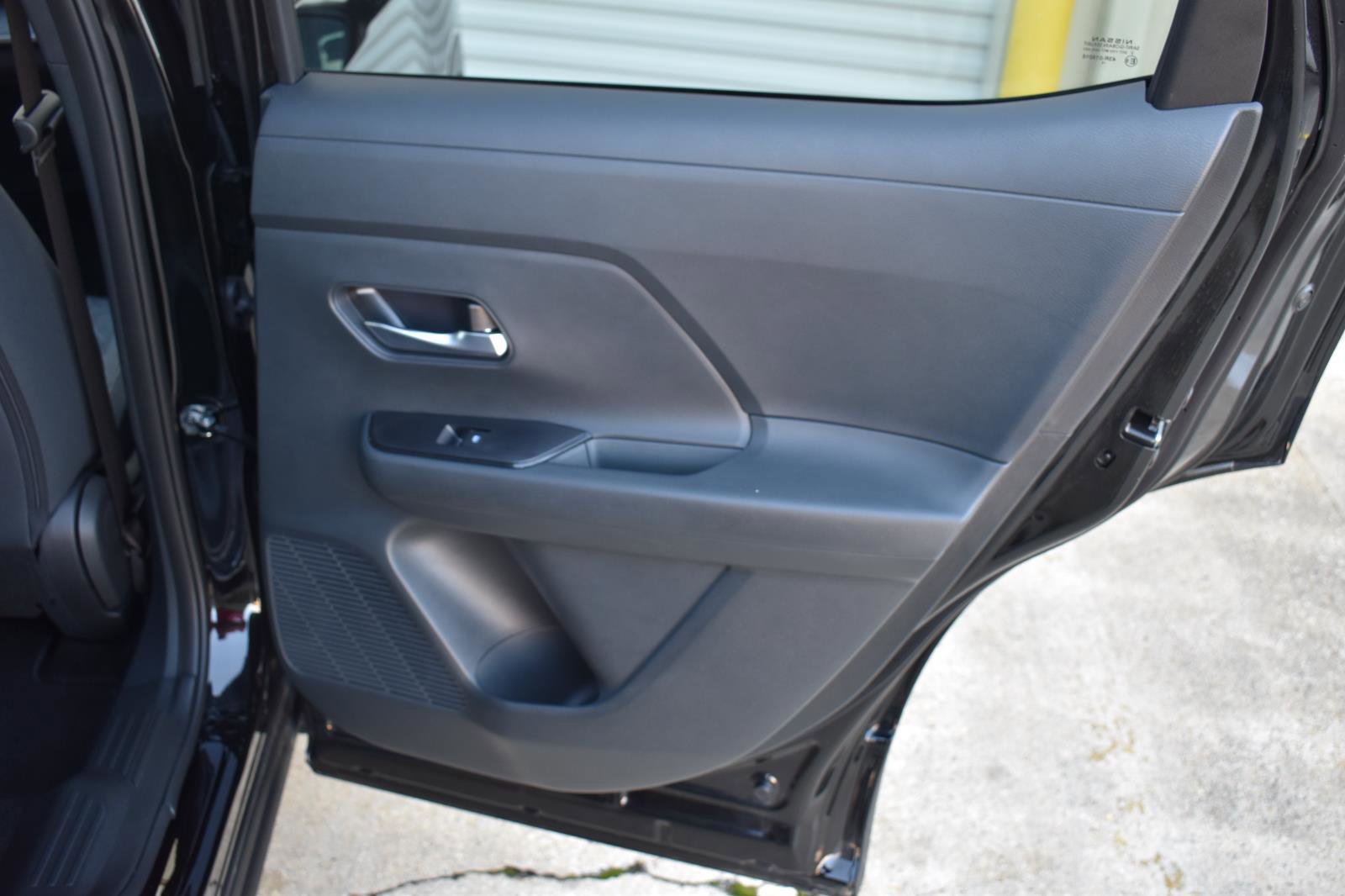 Certified 2025 Nissan Kicks SV image 33