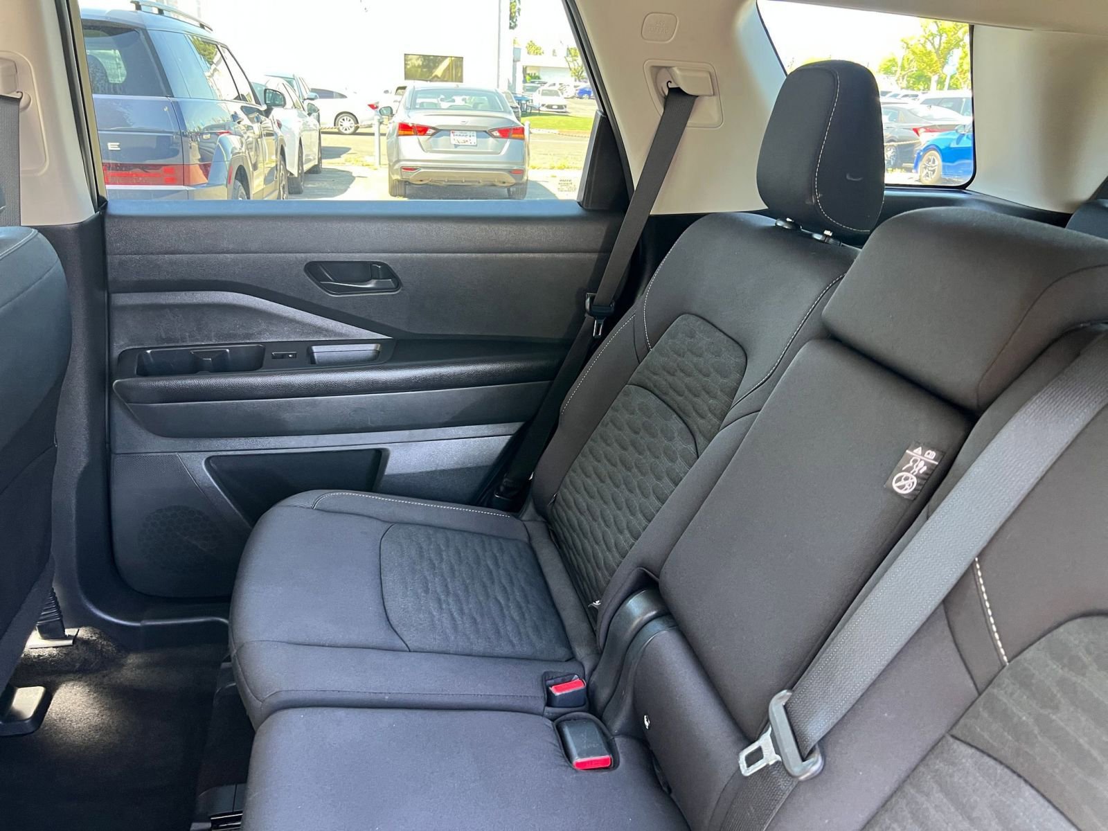 Used 2025 Nissan Pathfinder SV AWD/4WD image 41