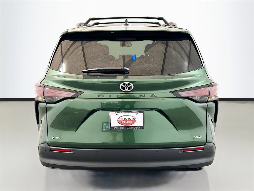 New 2026 Toyota Sienna XLE image 5