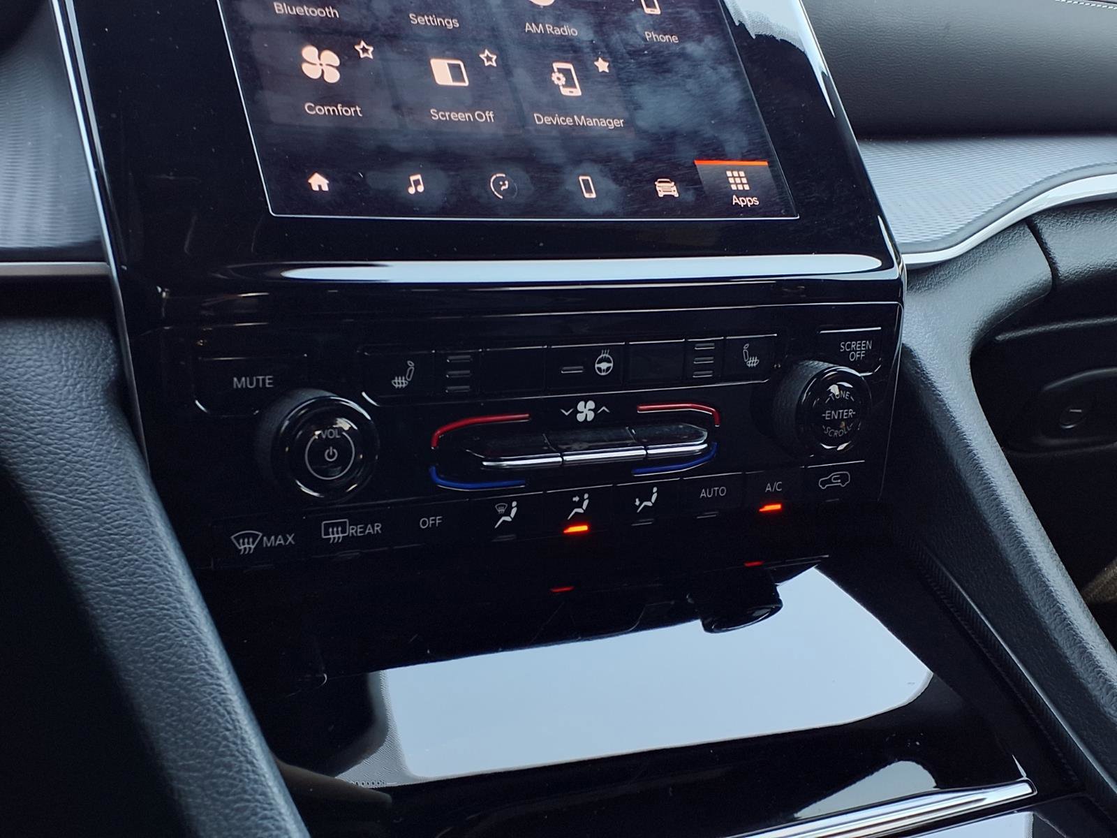 Used 2024 Jeep Grand Cherokee L Laredo AWD/4WD image 10