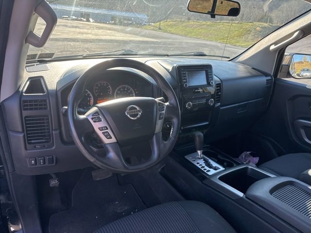 Used 2015 Nissan Titan SV w/ SV Value Truck Package AWD/4WD image 12