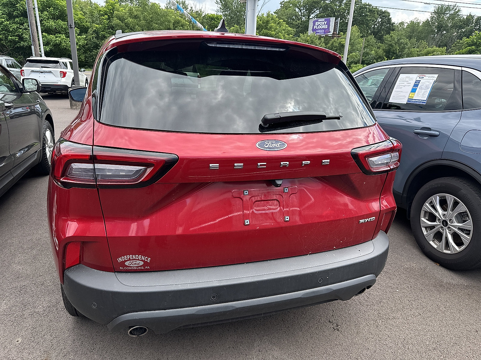 Used 2025 Ford Escape ST-Line w/ Tech Pack #1 AWD/4WD image 3