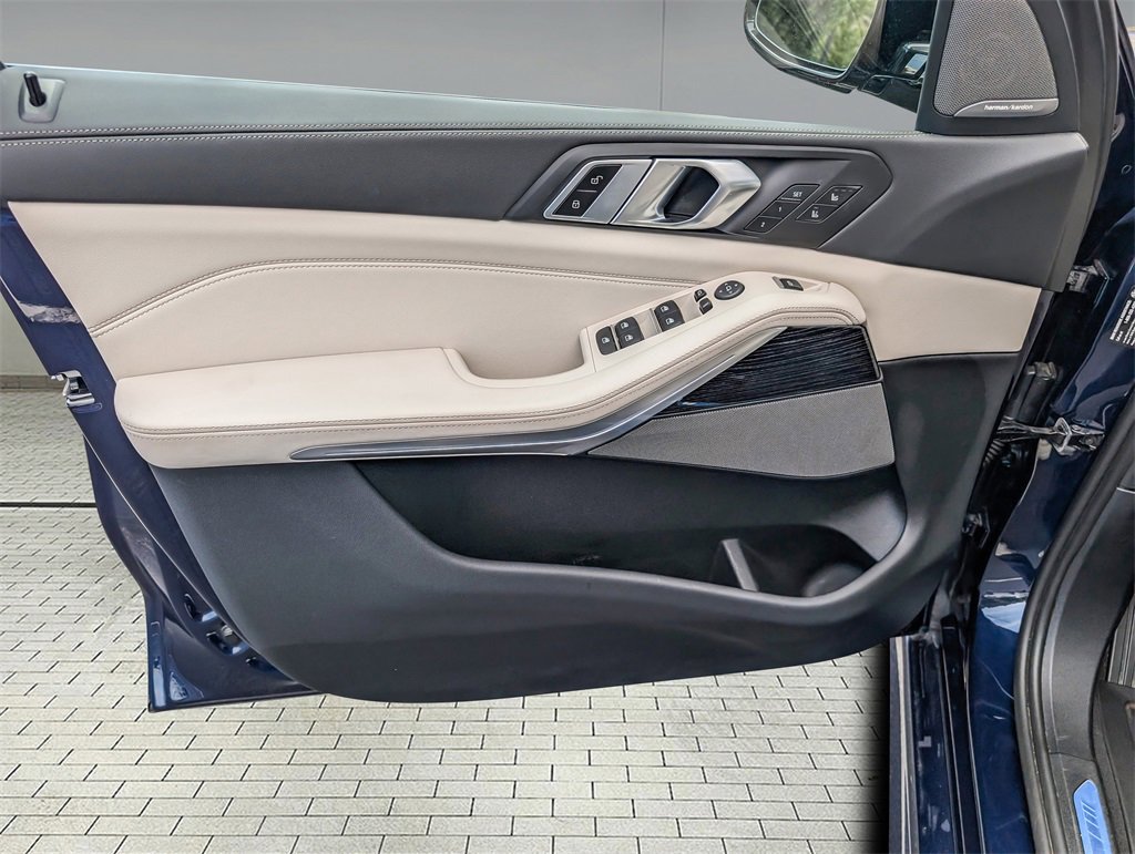 Used 2025 BMW X5 xDrive40i w/ Executive Package image 13