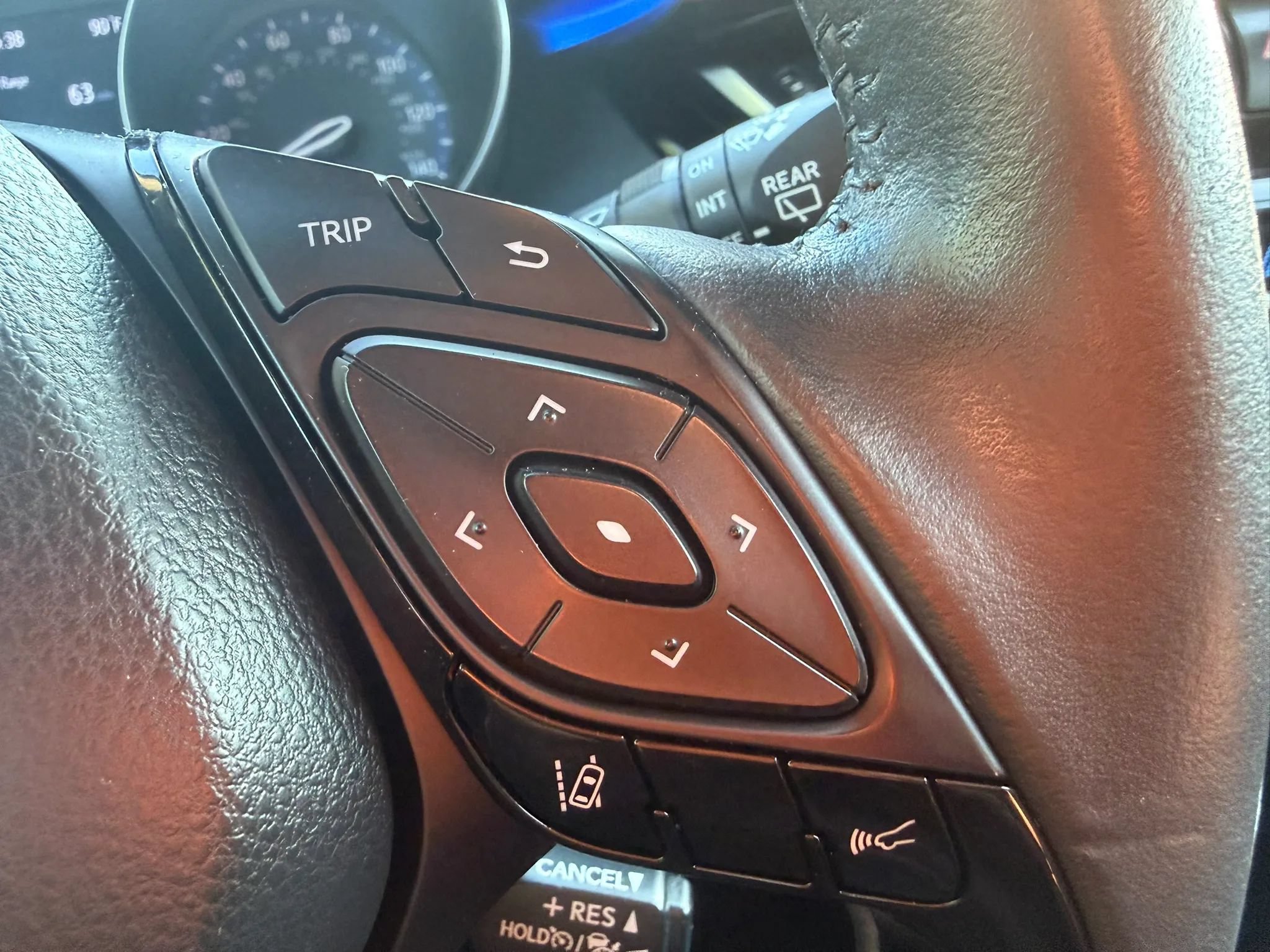 Used 2022 Toyota C-HR XLE FWD image 14