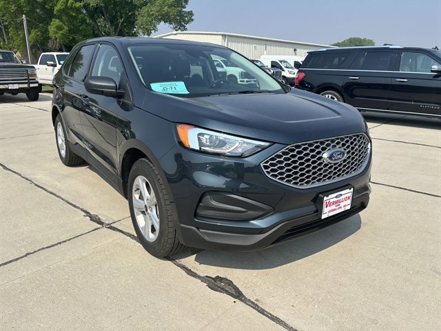 Used 2024 Ford Edge SE