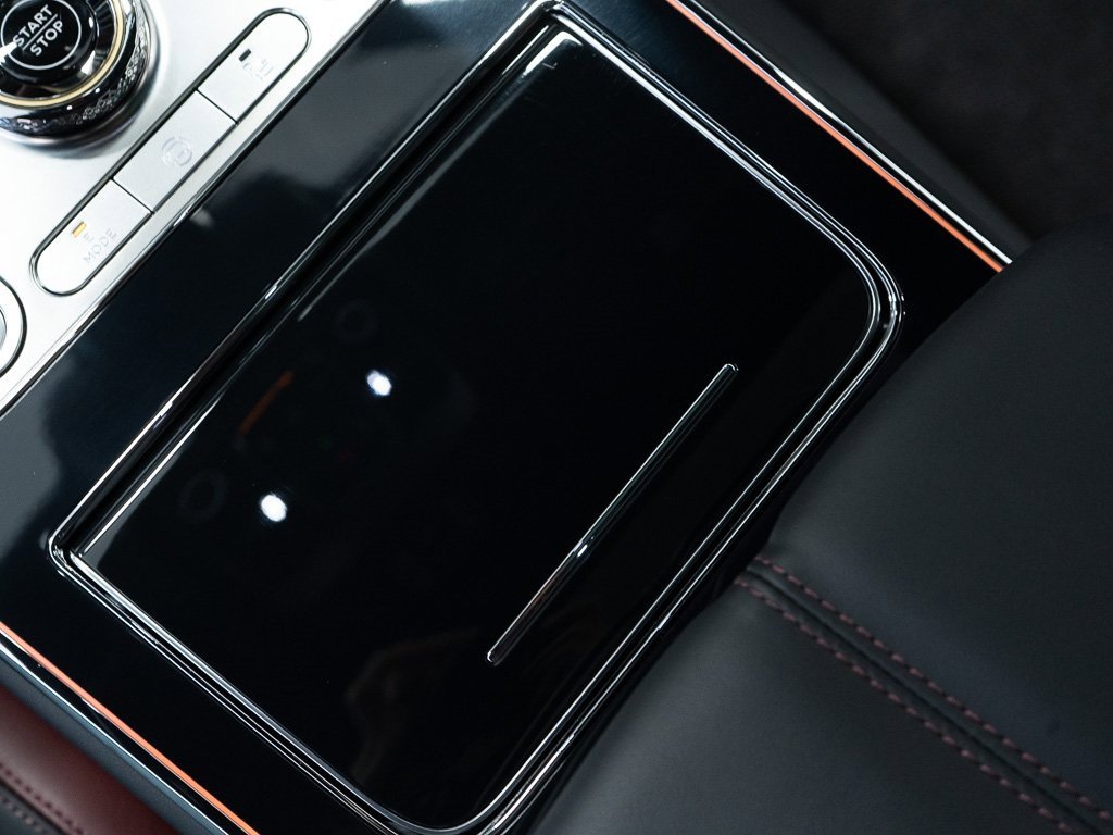 Certified 2025 Bentley Flying Spur Plug-In Hybrid image 34