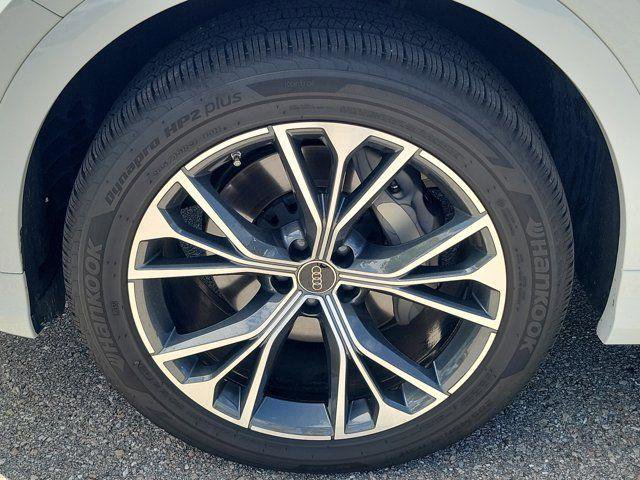 Certified 2025 Audi Q8 Premium Plus w/ Premium Plus Package AWD/4WD image 9