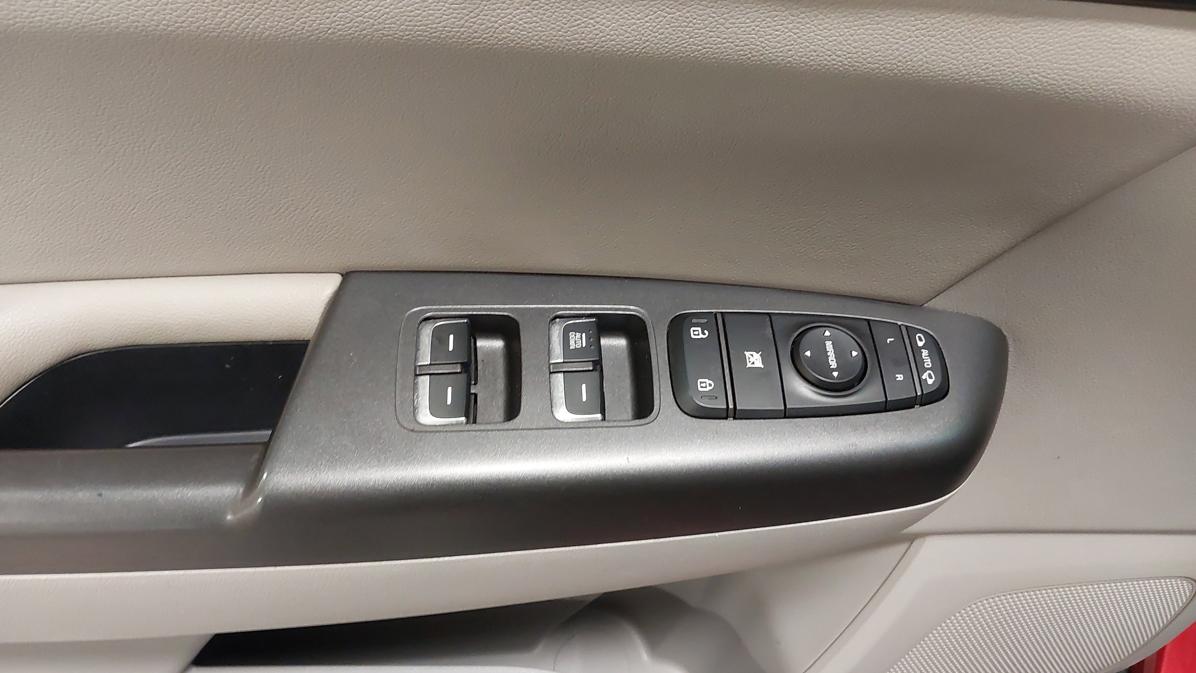 Used 2022 Kia Sportage Nightfall Edition image 25