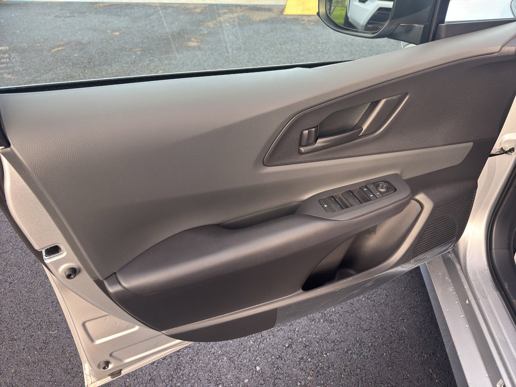 Used 2024 Toyota Prius LE image 6