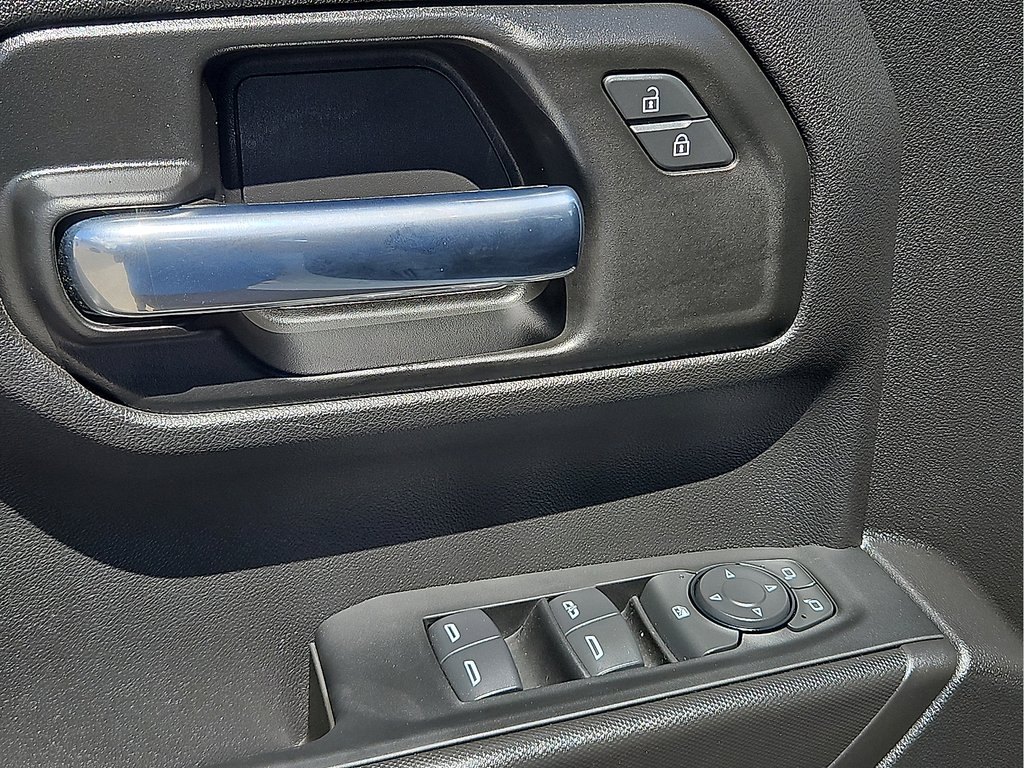 Used 2025 Chevrolet Silverado 1500 Custom RWD image 12