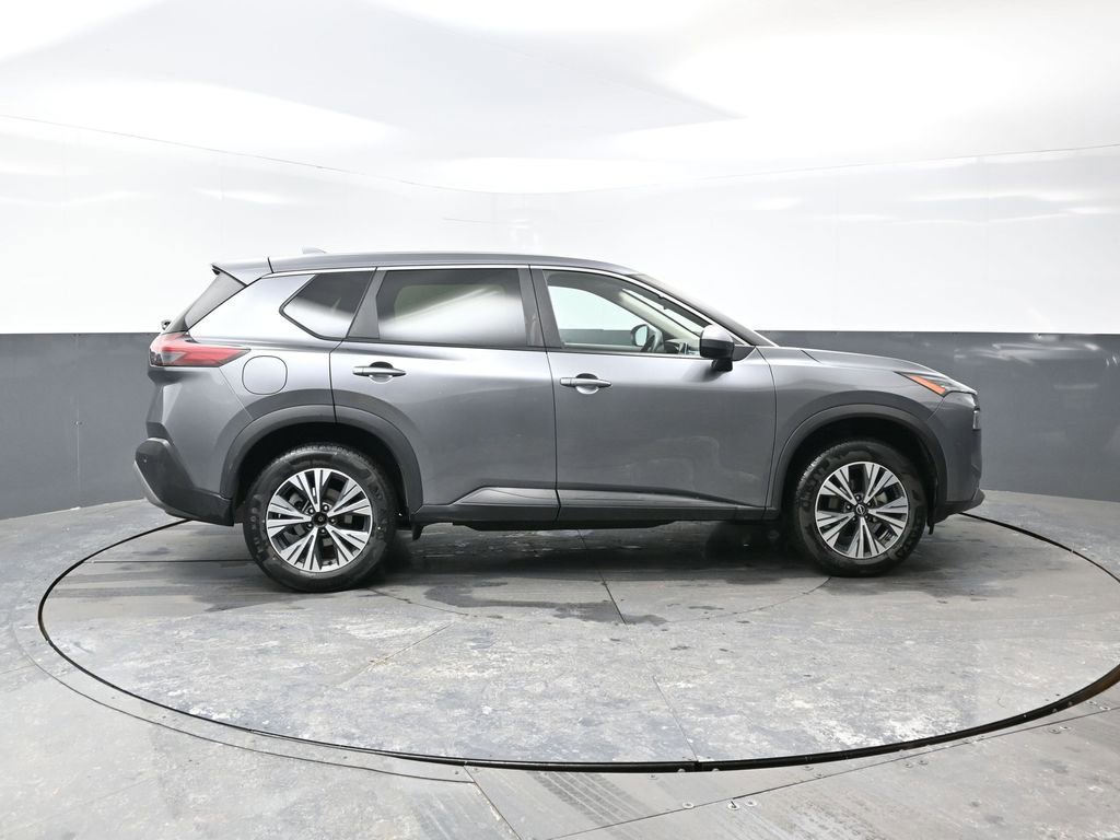 Used 2023 Nissan Rogue SV image 4