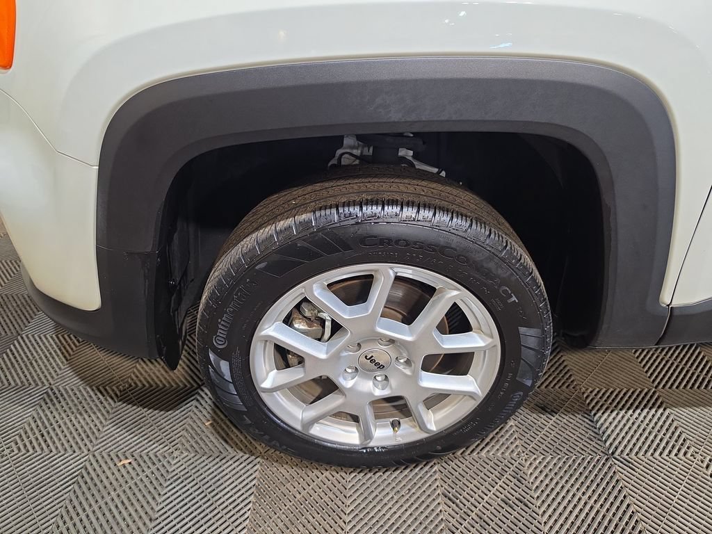 Used 2023 Jeep Renegade Latitude AWD/4WD image 18
