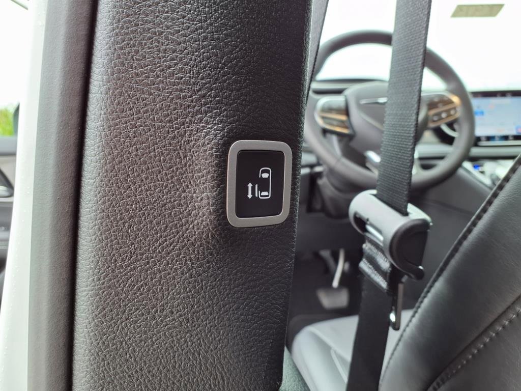 New 2026 Chrysler Pacifica Select image 9