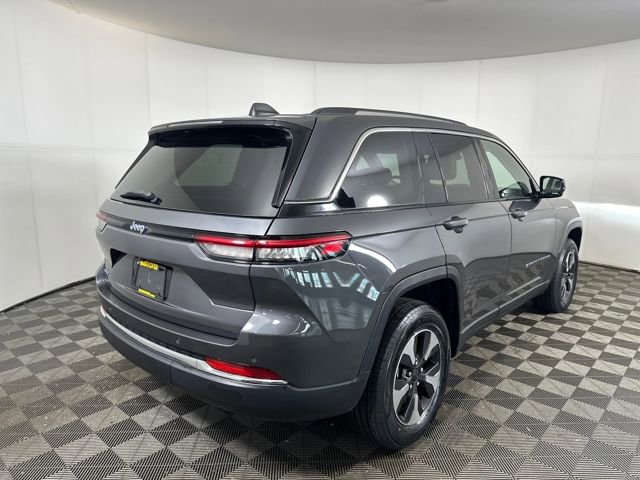 Used 2023 Jeep Grand Cherokee 4WD 4xe image 3