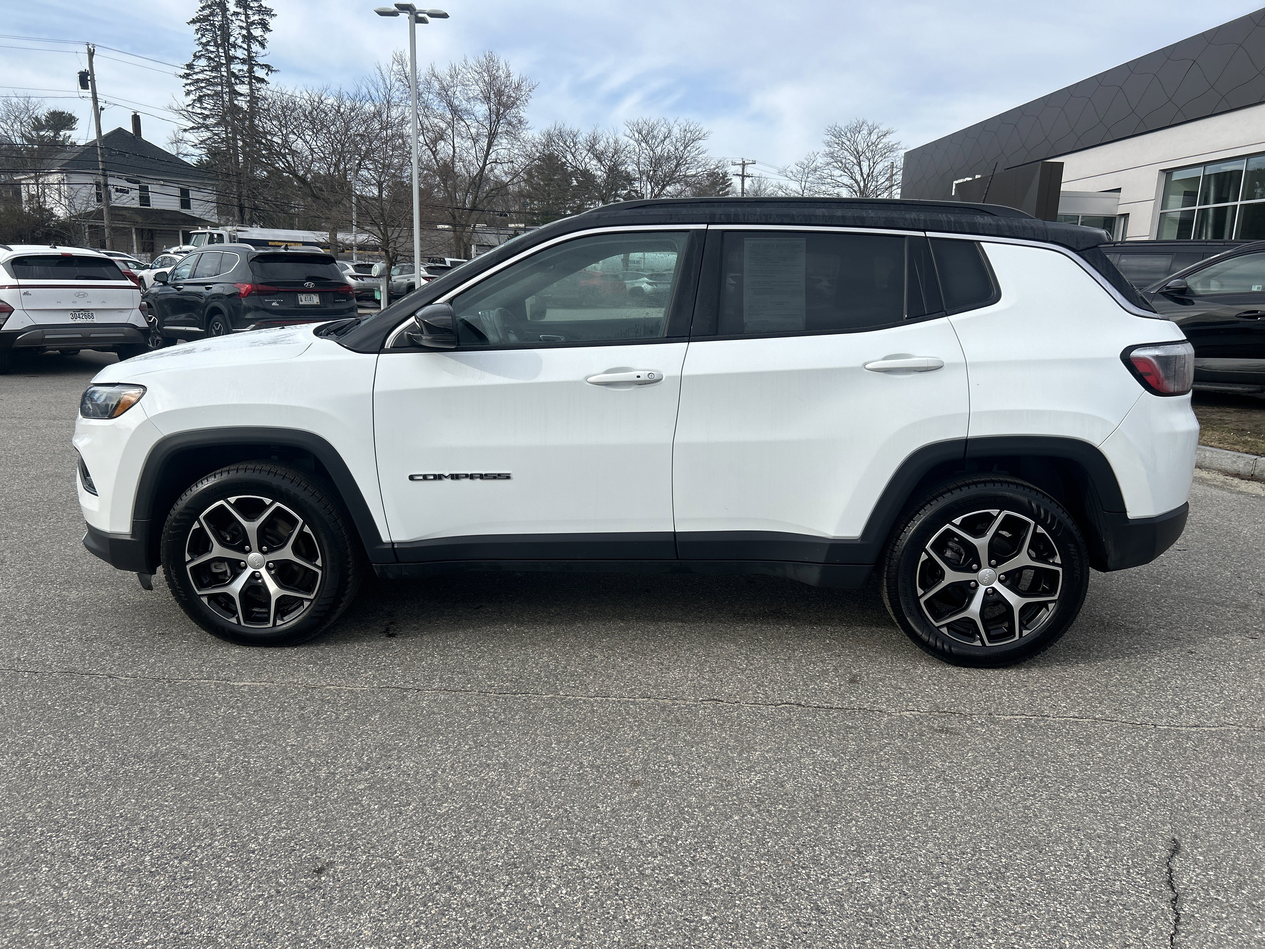 Used 2024 Jeep Compass Limited AWD/4WD image 8