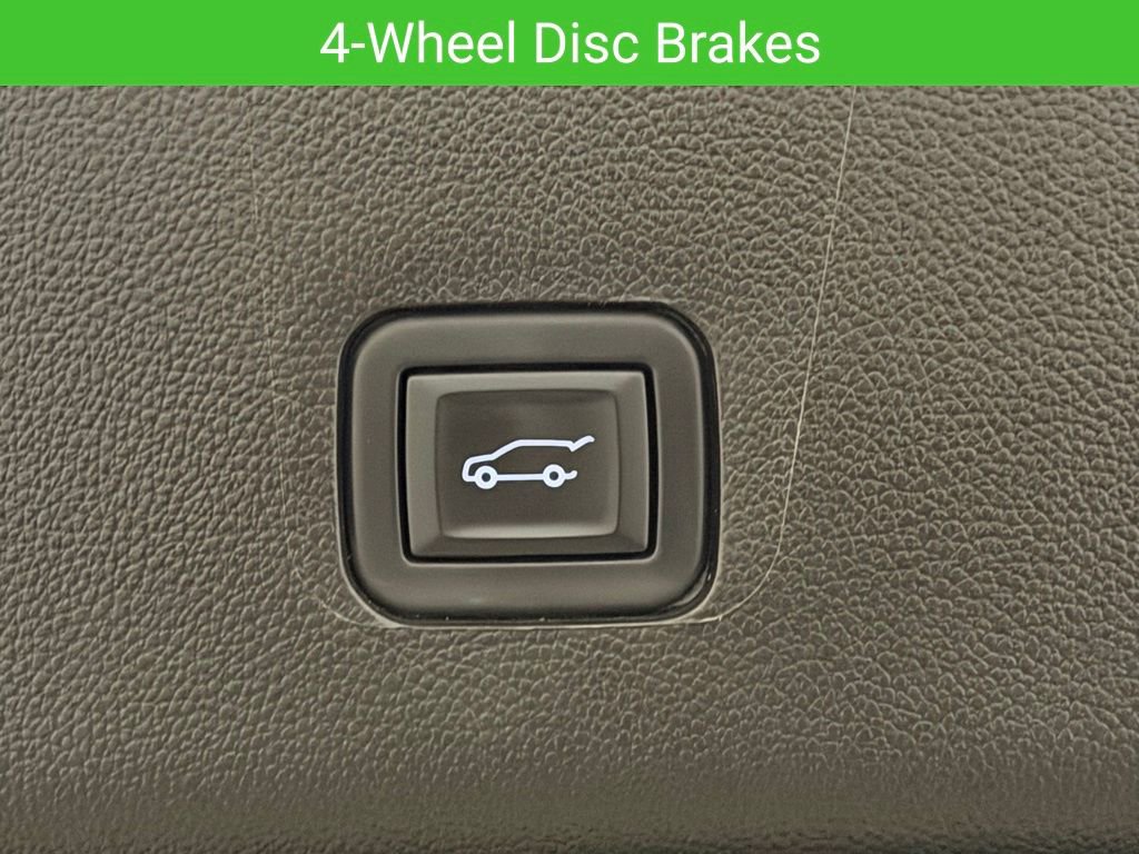 Certified 2023 Chevrolet Traverse LT w/ LPO, Floor Liner Package image 23