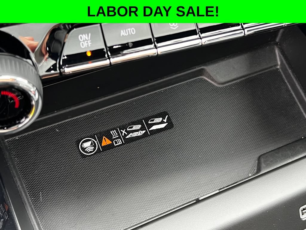 Used 2025 Chevrolet Tahoe Premier AWD/4WD image 12