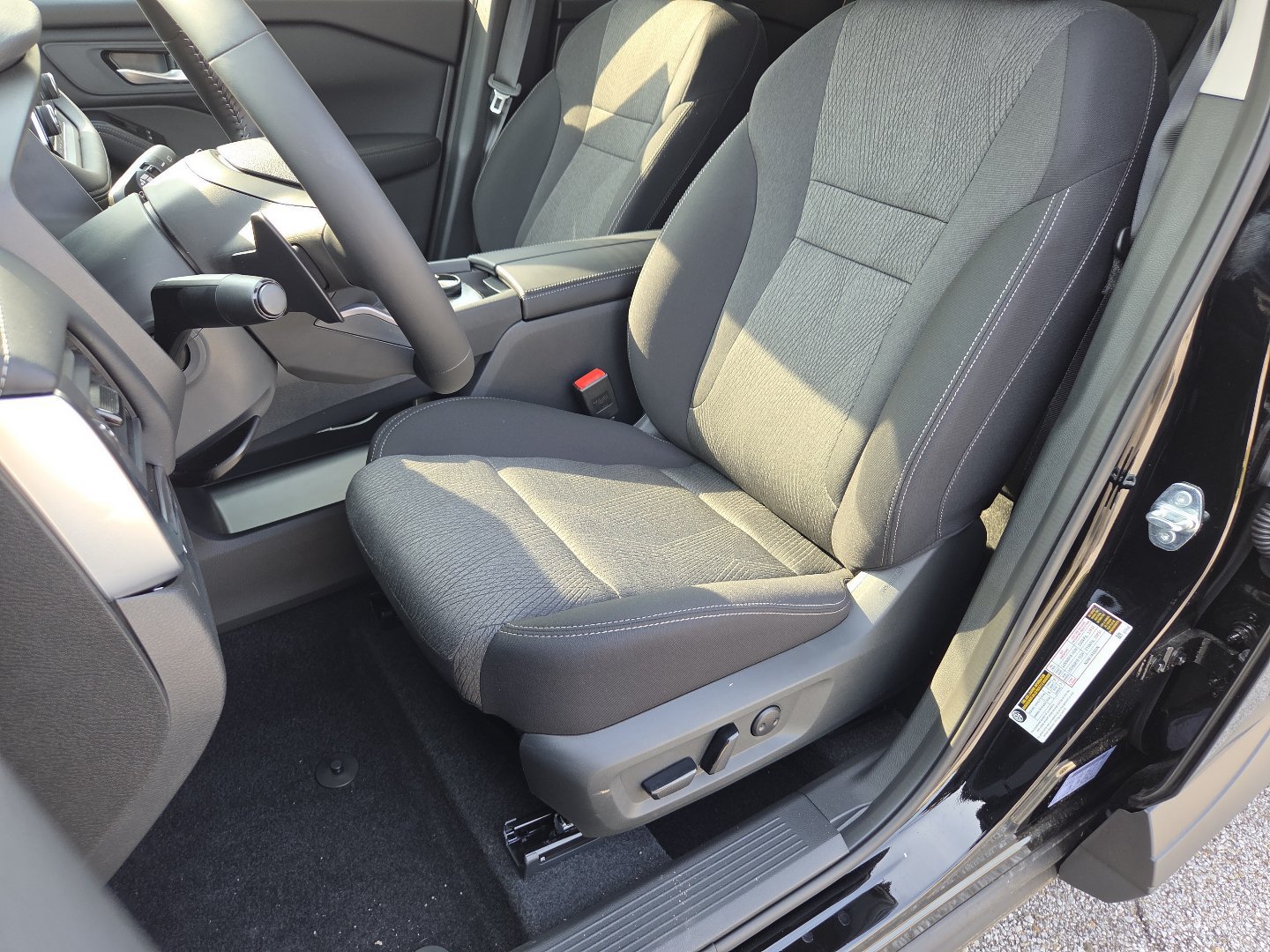 New 2026 Nissan Rogue SV w/ Cold Weather Package AWD/4WD image 28