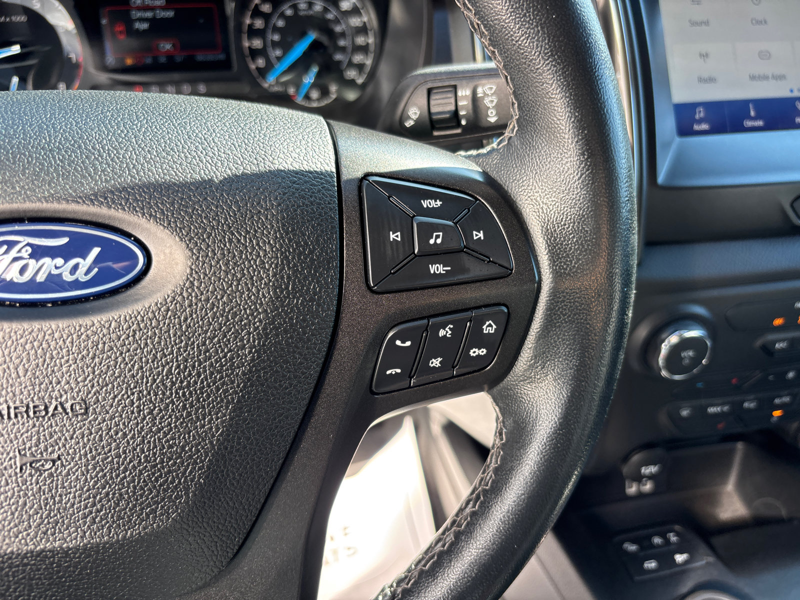 Used 2022 Ford Ranger Lariat w/ Tremor Off-Road Package AWD/4WD image 17