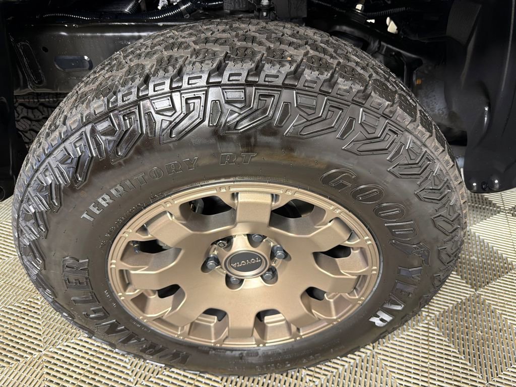 Used 2025 Toyota Tacoma Trailhunter image 17