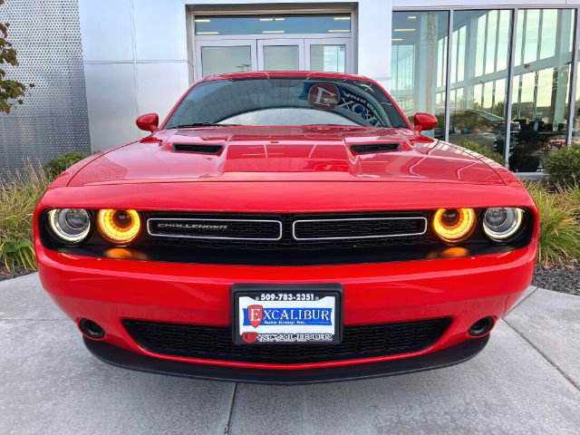 Used 2019 Dodge Challenger SXT image 9