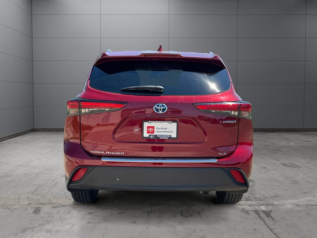 Certified 2020 Toyota Highlander XLE AWD/4WD image 4