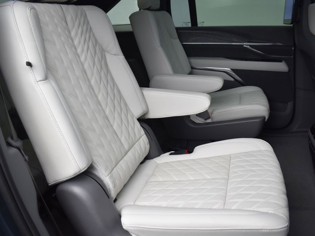Certified 2025 Cadillac Escalade IQ Sport 1 AWD/4WD image 36