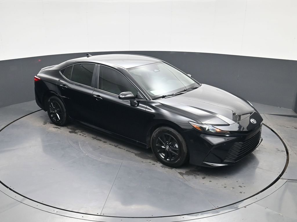 Used 2025 Toyota Camry LE w/ Convenience Package image 25