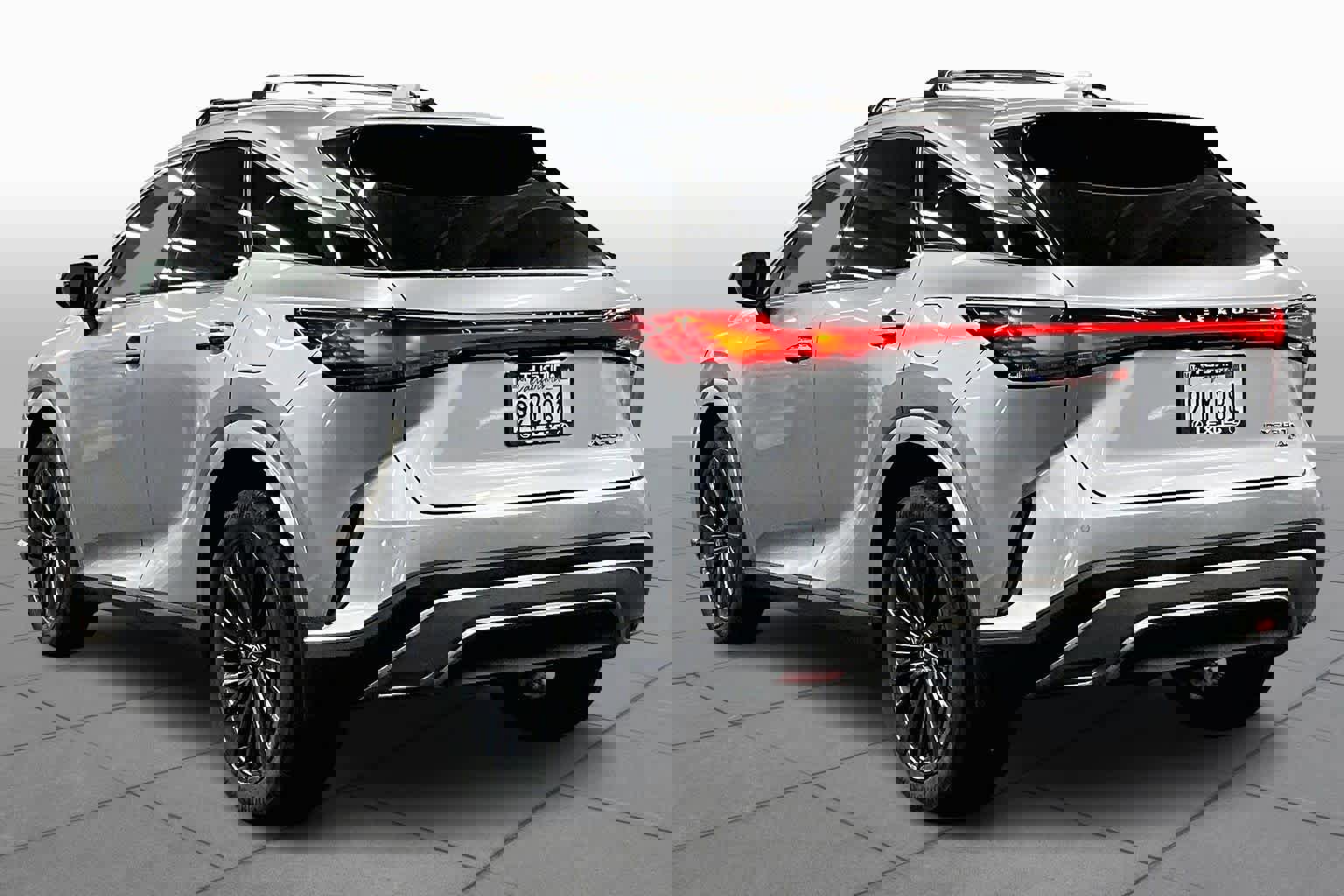 Used 2025 Lexus RX 350h w/ Convenience Package image 11