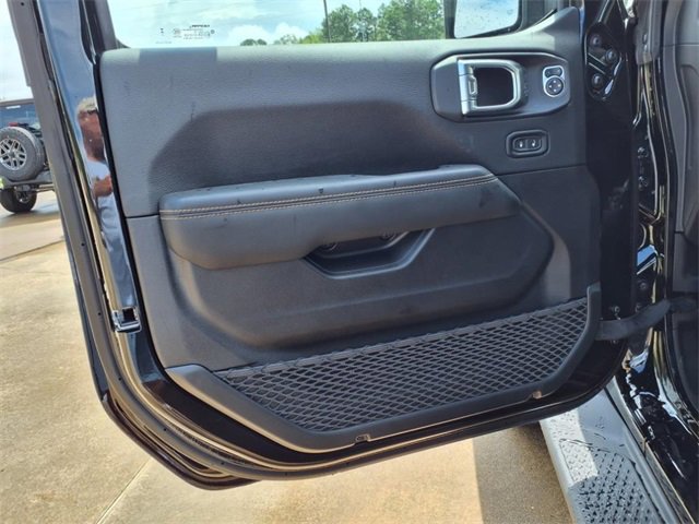 New 2025 Jeep Gladiator Sport image 19