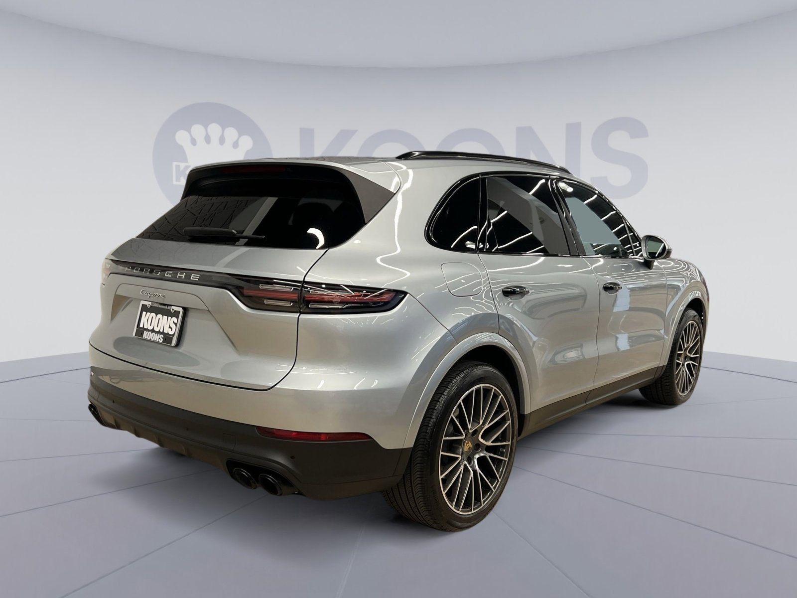 Used 2023 Porsche Cayenne Platinum Edition image 5