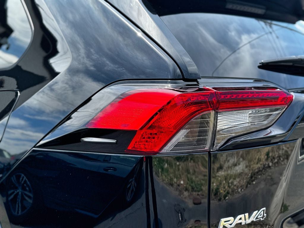 Used 2022 Toyota RAV4 SE w/ Convenience Package AWD/4WD image 39