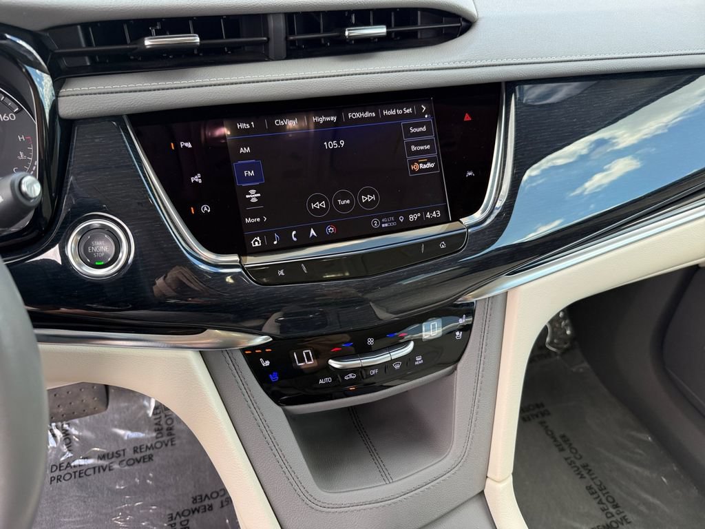 Used 2025 Cadillac XT6 Premium Luxury w/ Technology Package AWD/4WD image 17