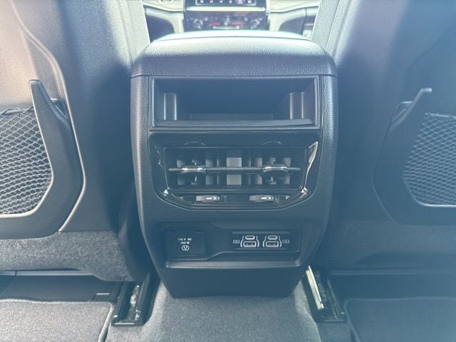 New 2026 Jeep Grand Cherokee Laredo X AWD/4WD image 23