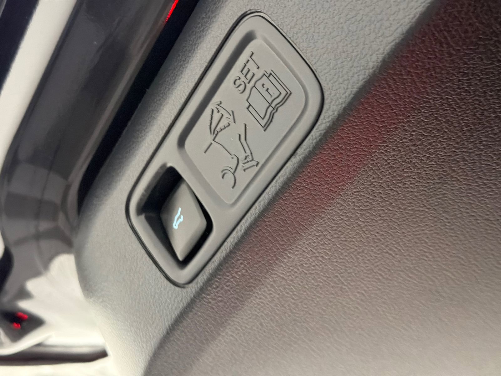 Used 2023 Ford Expedition Limited image 10