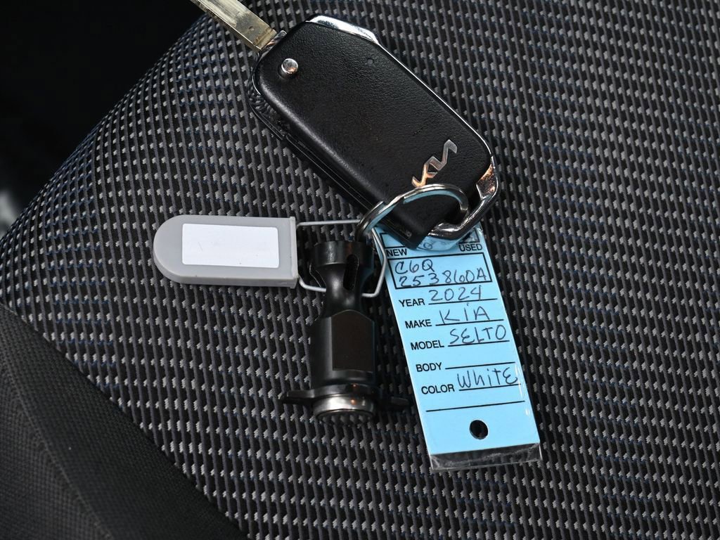 Used 2024 Kia Seltos LX image 18