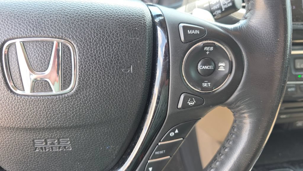 Used 2016 Honda Pilot Touring image 15