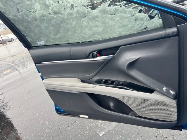 Used 2018 Toyota Camry XSE image 17