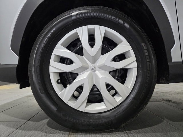 Used 2023 Toyota Corolla Cross L image 22