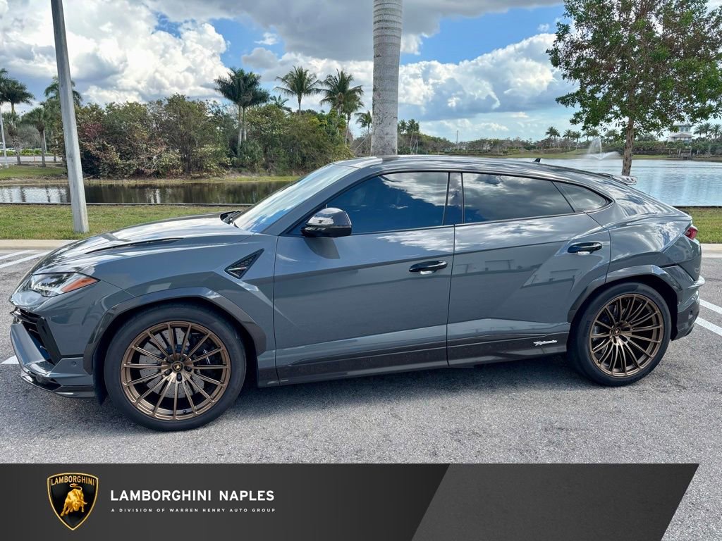 Used 2024 Lamborghini Urus Performante AWD/4WD image 1