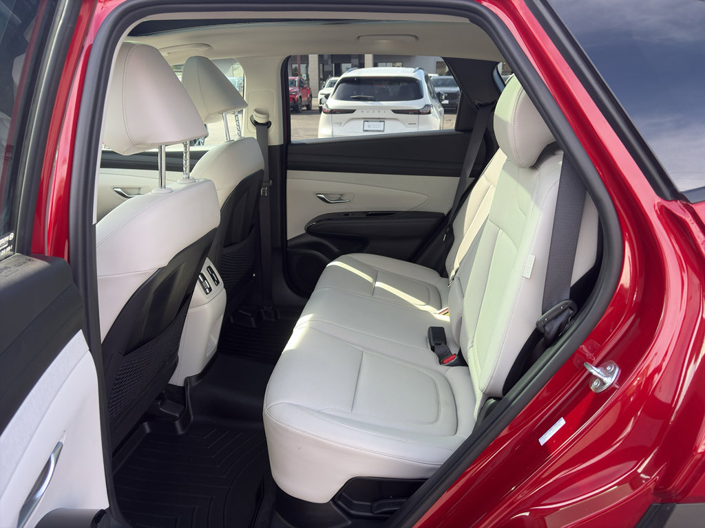 Used 2025 Hyundai Tucson Limited AWD/4WD image 14