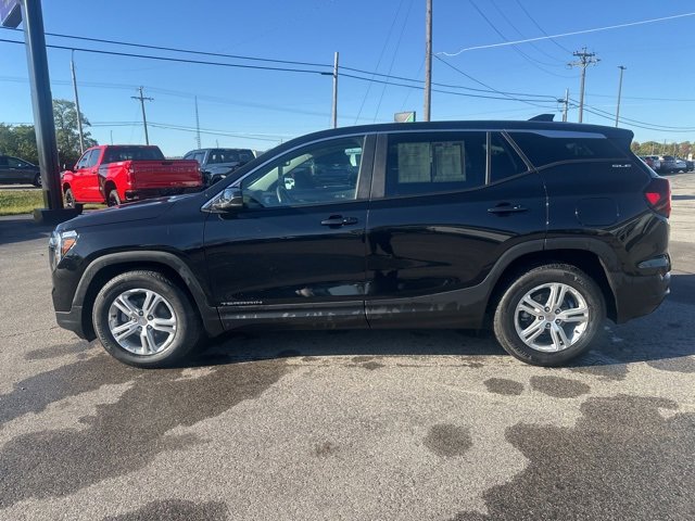 Used 2024 GMC Terrain SLE image 9