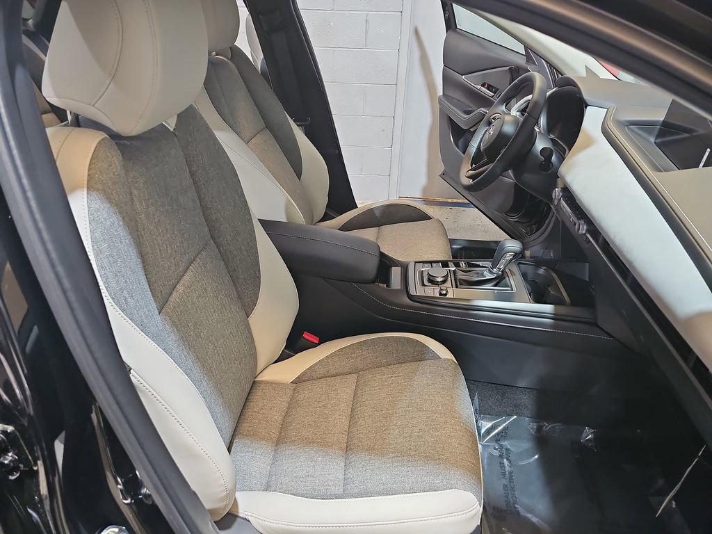 New 2026 MAZDA CX-30 Aire Edition image 10